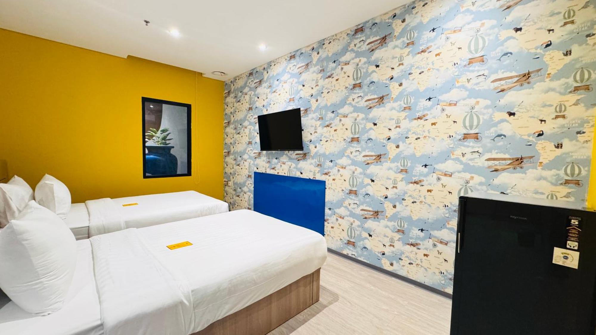 Yellow Bee Resort Cililitan جاكرتا المظهر الخارجي الصورة