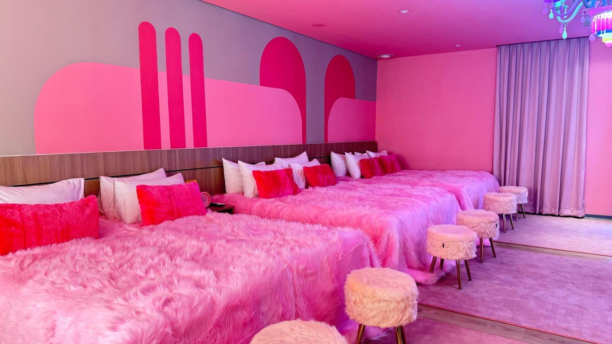 Yellow Bee Resort Cililitan جاكرتا المظهر الخارجي الصورة