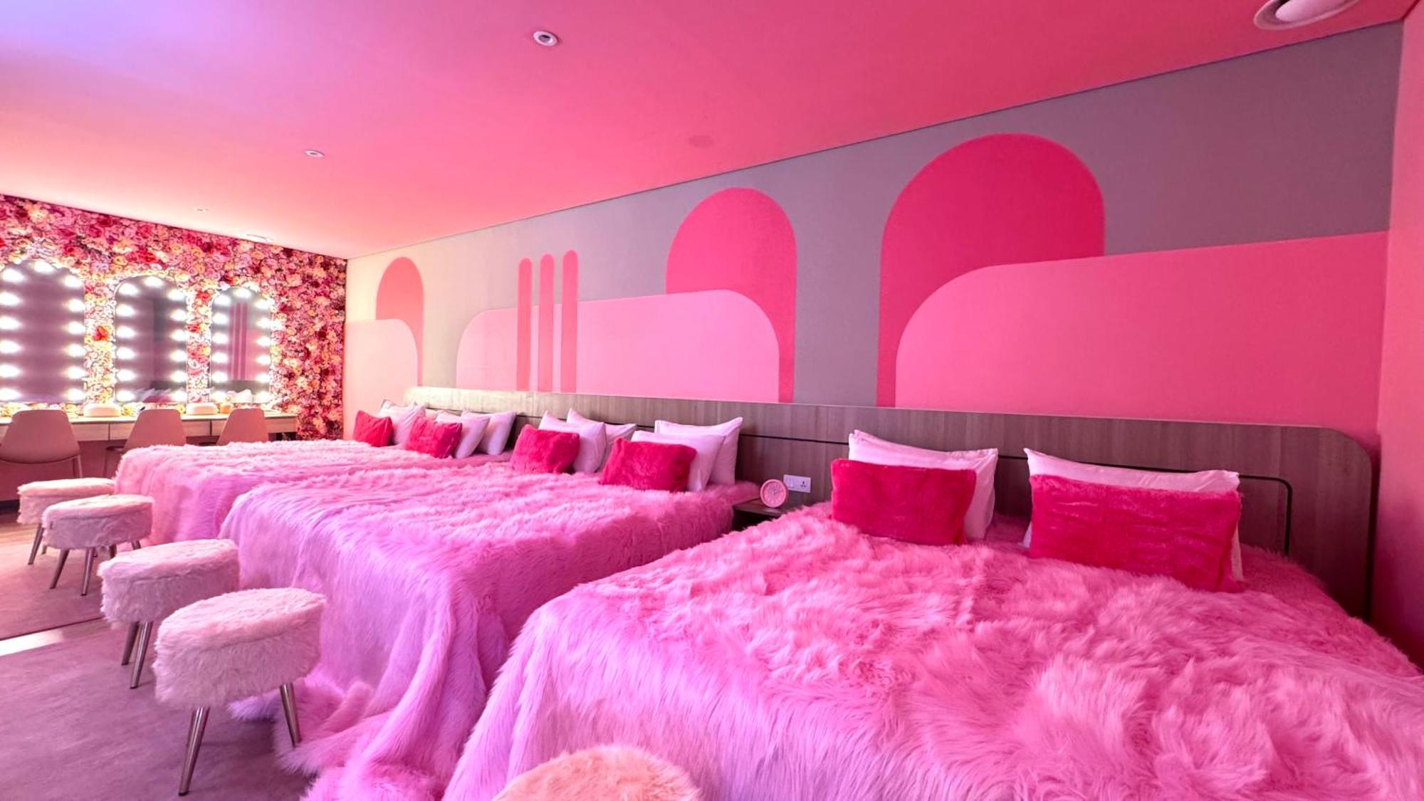 Yellow Bee Resort Cililitan جاكرتا المظهر الخارجي الصورة