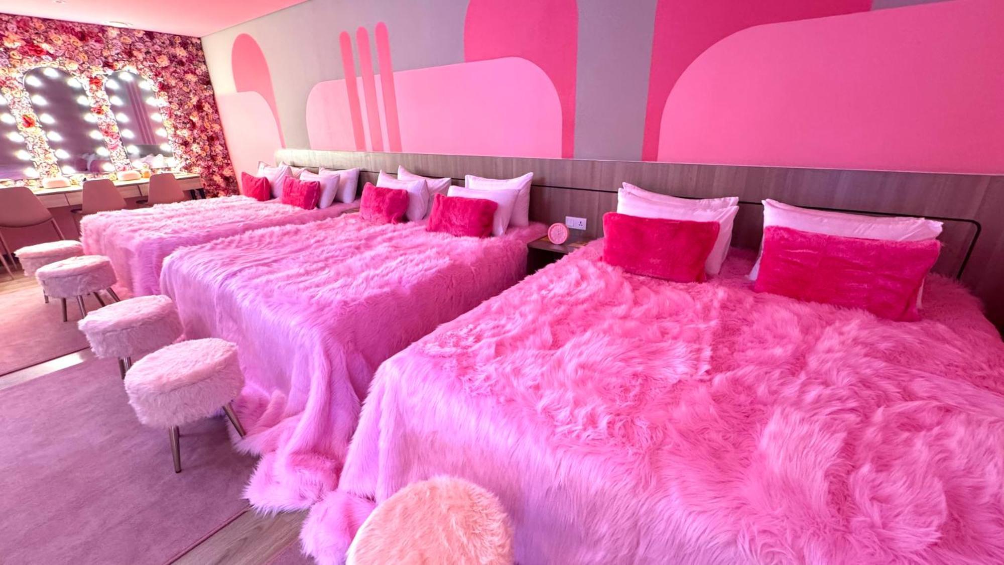 Yellow Bee Resort Cililitan جاكرتا المظهر الخارجي الصورة