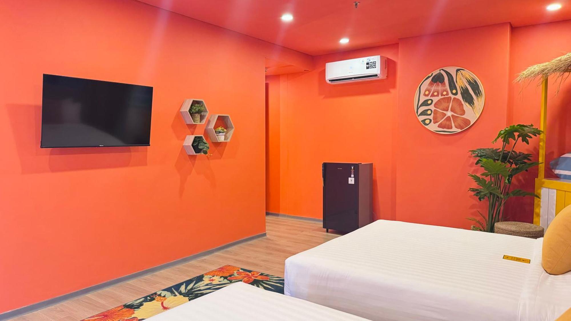 Yellow Bee Resort Cililitan جاكرتا المظهر الخارجي الصورة
