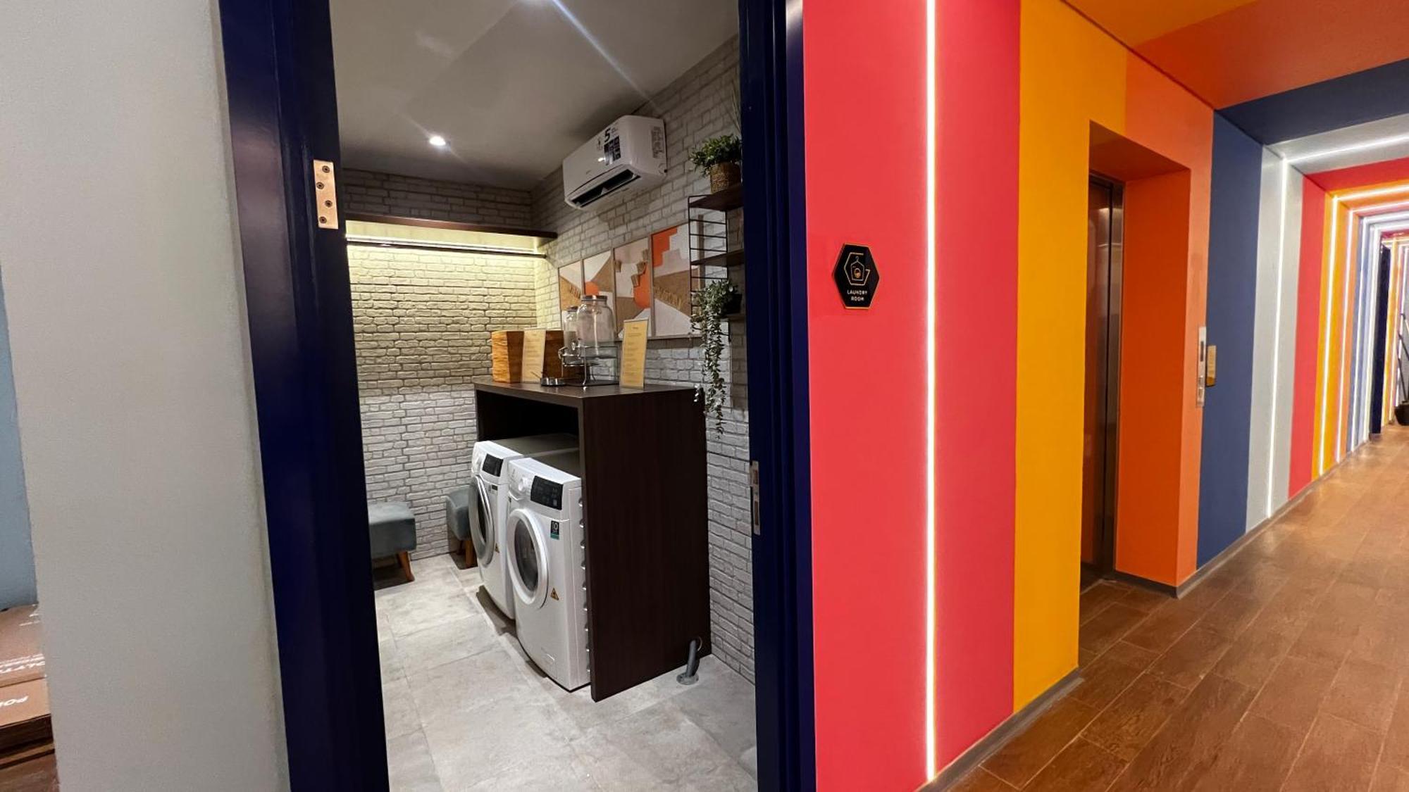 Yellow Bee Resort Cililitan جاكرتا المظهر الخارجي الصورة
