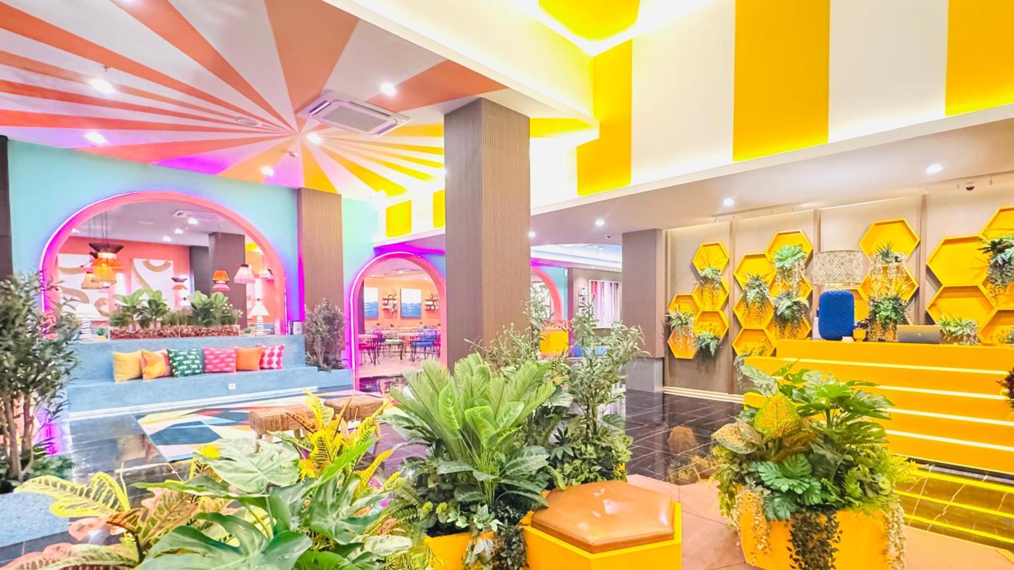 Yellow Bee Resort Cililitan جاكرتا المظهر الخارجي الصورة