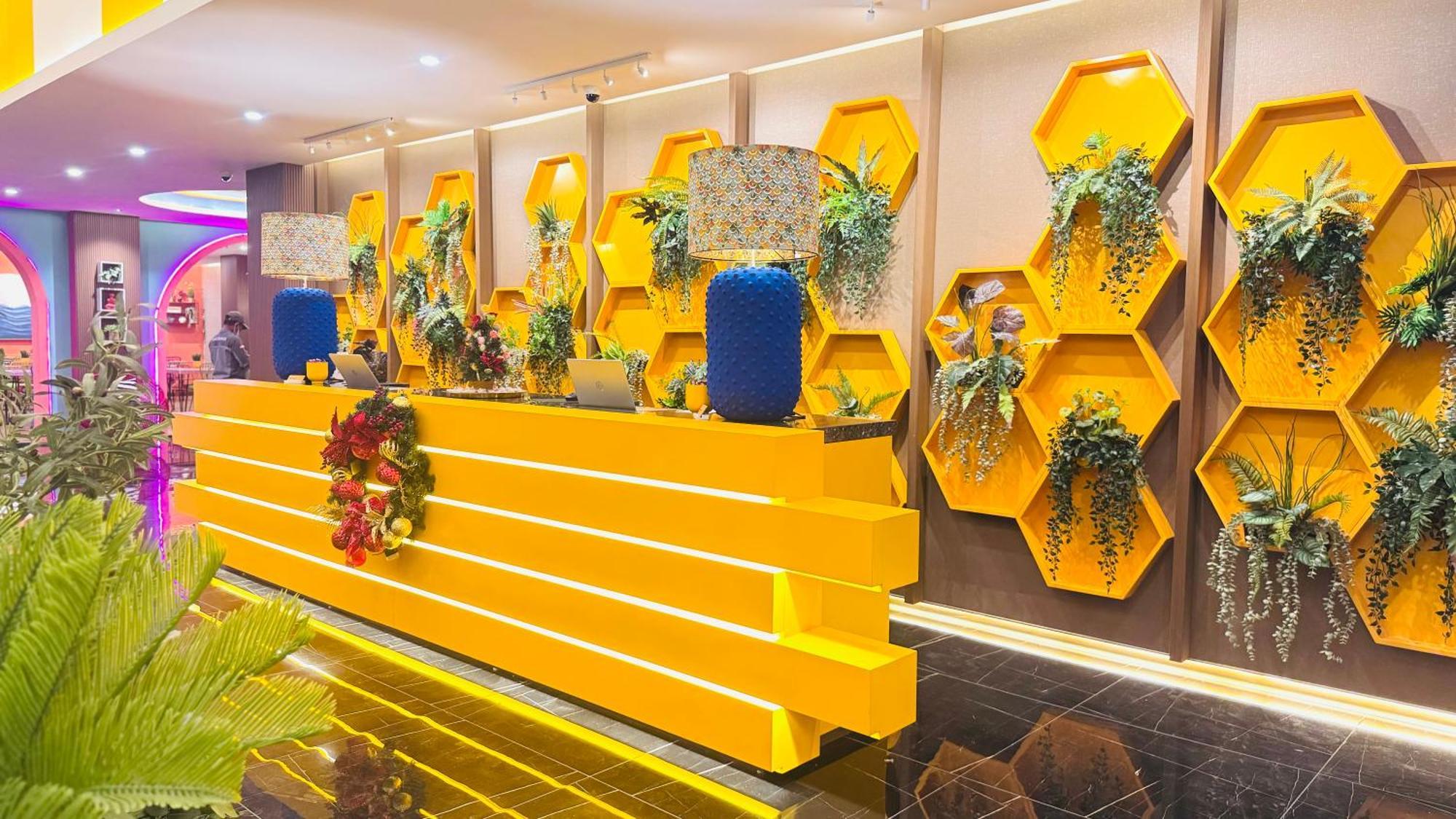 Yellow Bee Resort Cililitan جاكرتا المظهر الخارجي الصورة