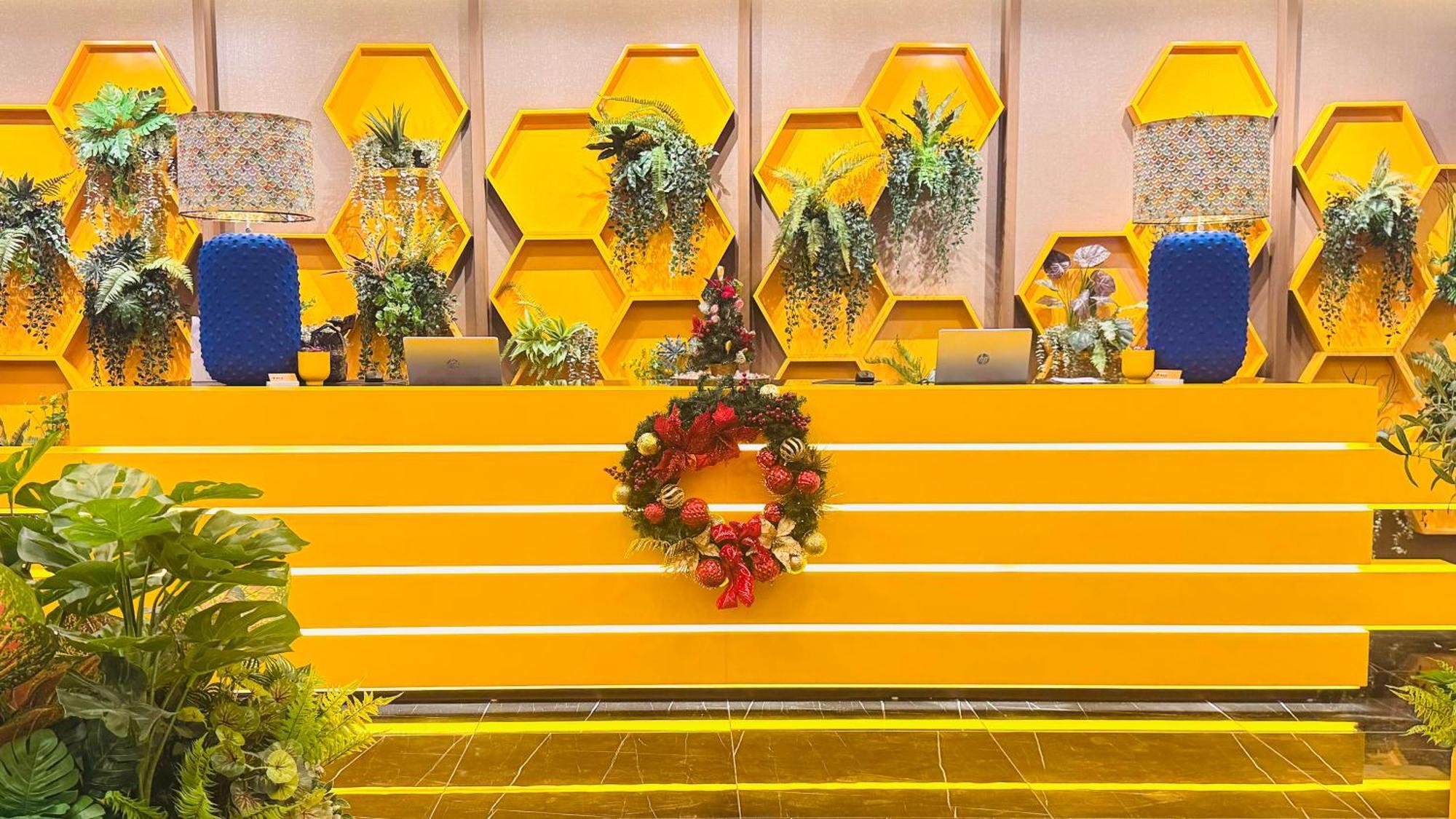 Yellow Bee Resort Cililitan جاكرتا المظهر الخارجي الصورة