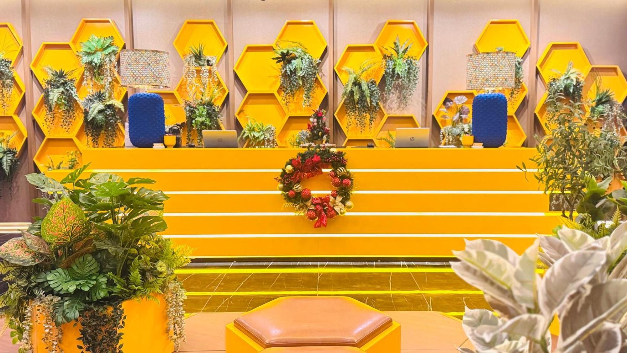 Yellow Bee Resort Cililitan جاكرتا المظهر الخارجي الصورة